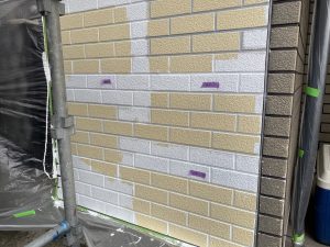 サイディング　色　色分け　試し塗り